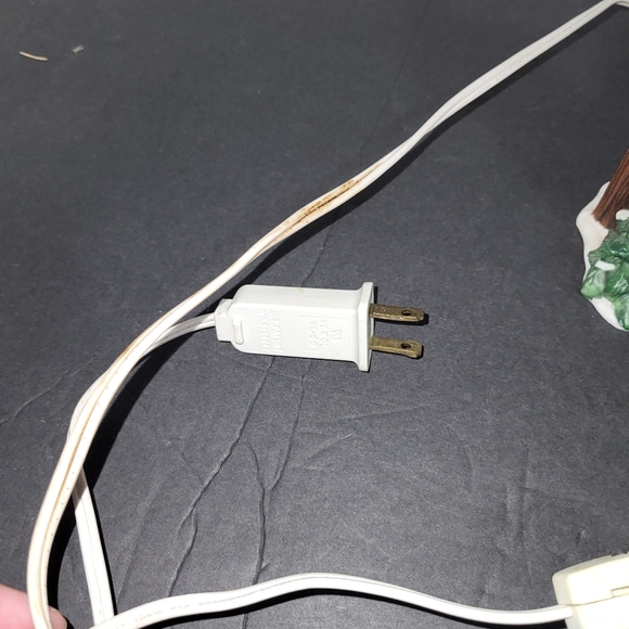 Christmas Village Lighted Bakery Building Working - Picture 8 of 10